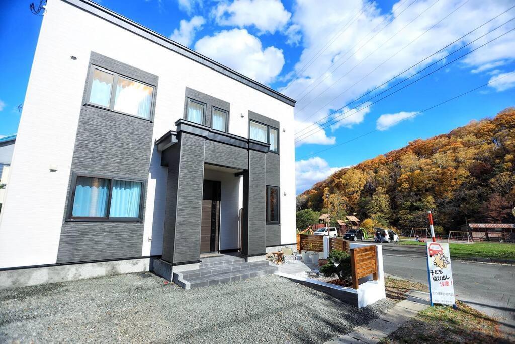 Furano Cube Sugar-方糖民宿,步行8Min到雪场,3 Brs,Max 6Ppl מראה חיצוני תמונה