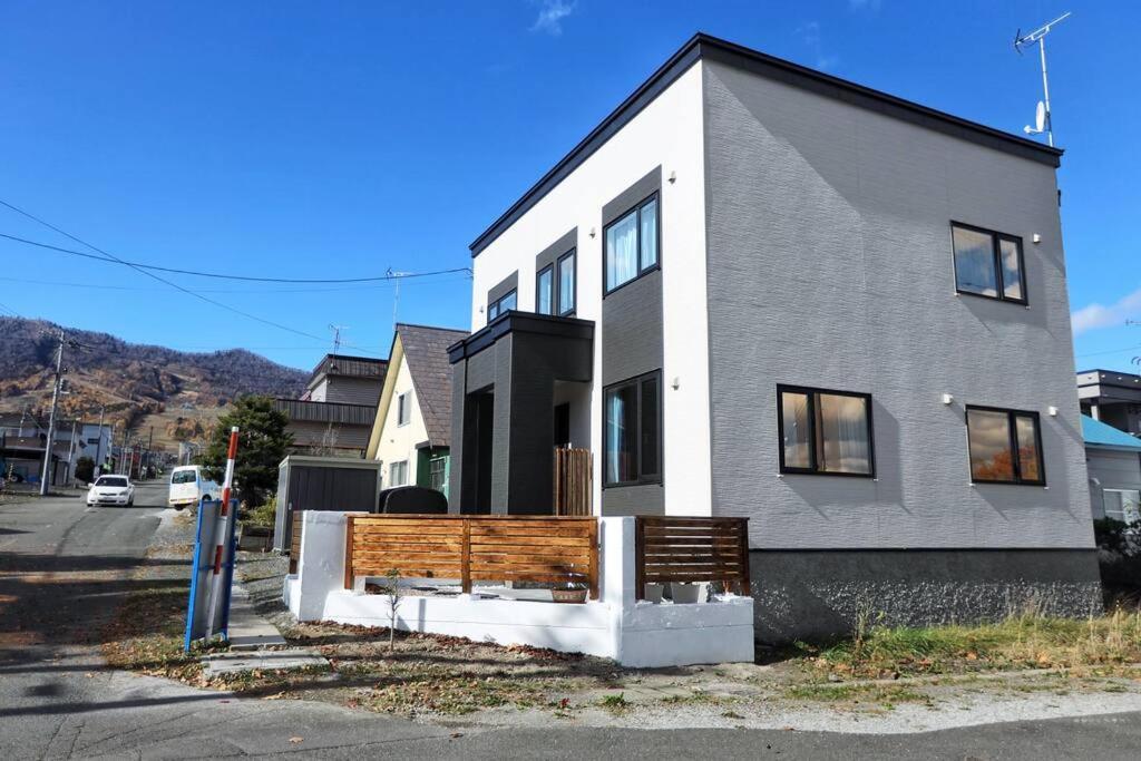 Furano Cube Sugar-方糖民宿,步行8Min到雪场,3 Brs,Max 6Ppl מראה חיצוני תמונה